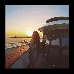 Meet your Posher, Corrin