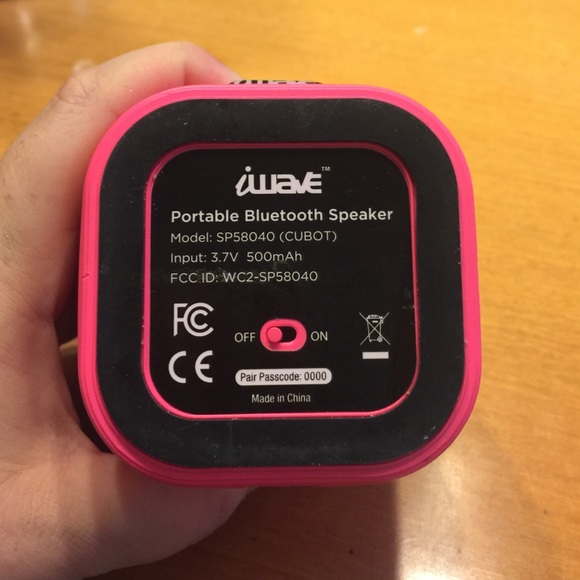 IWave Portable Bluetooth Speaker - Picture 4 of 4