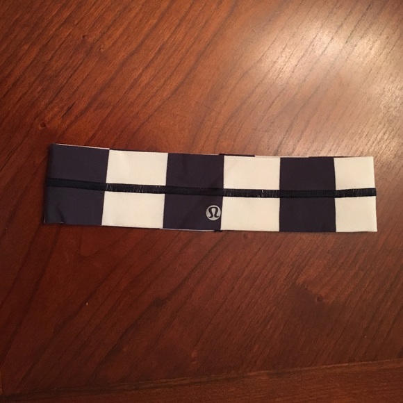 Lulu lemon black and white headband
