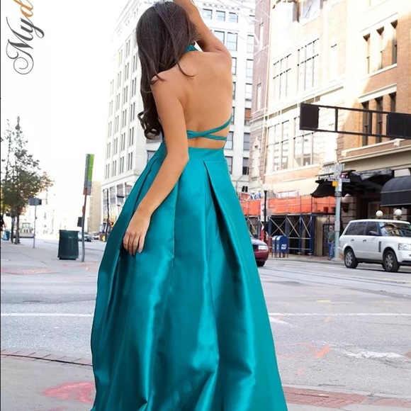Size 10 Jovani Gown - Picture 3 of 3