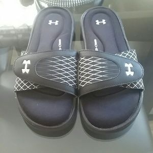 UNDER ARMOUR FLIP FLOPS