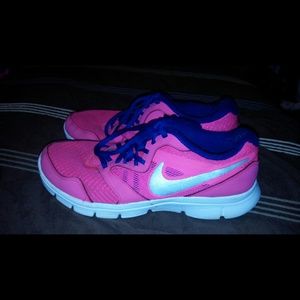 Youth Girls Nikes