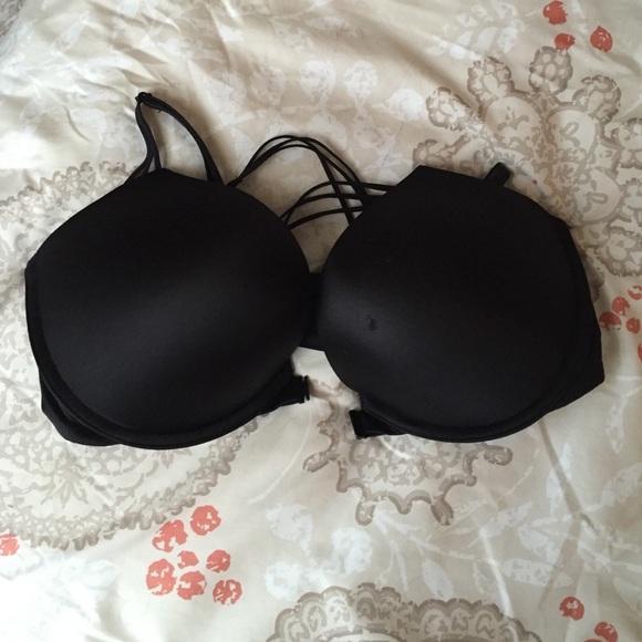 VICTORIAS SECRET BOMBSHELL PLUNGE