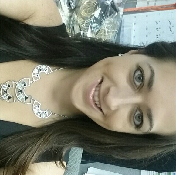 Shop with your Posher, Rosey - Picture 2 of 4