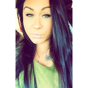Meet your Posher, Alyssa