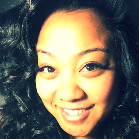 Meet your Posher, Camille - Picture 1 of 1