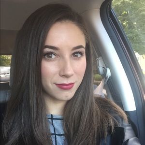 Meet your Posher, Laura