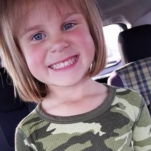 Meet your Posher, Crystal