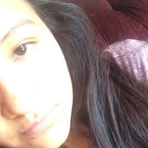 Meet your Posher, Roxana