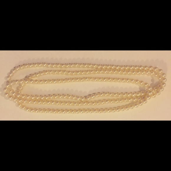 Costume Jewelry Pearl Necklace - Picture 4 of 4