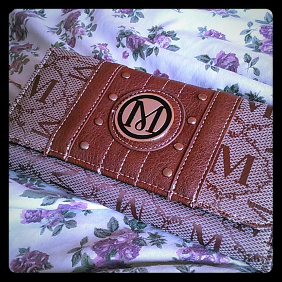 Wallet - Picture 1 of 4