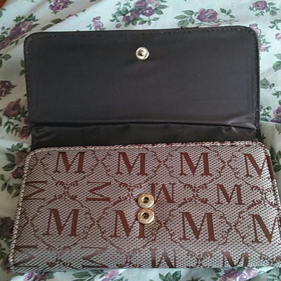 Wallet - Picture 2 of 4