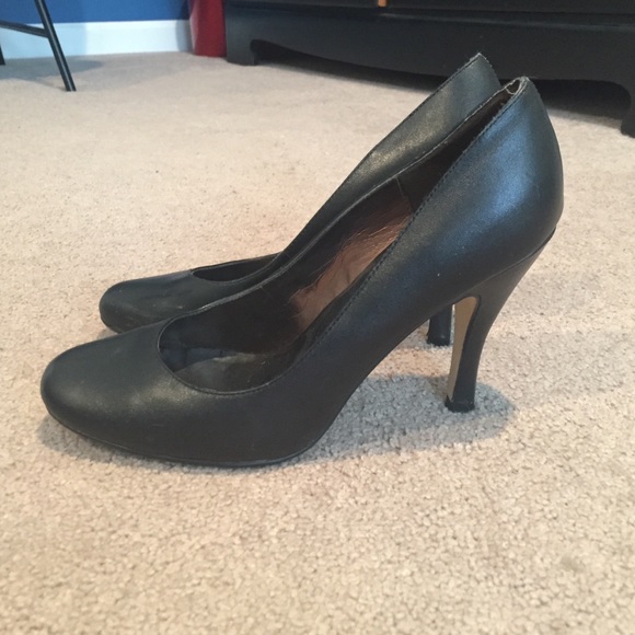 Steve Madden Round Toe Pumps