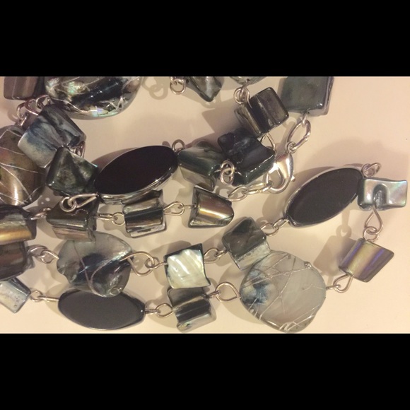 Costume Jewelry Necklace - Picture 4 of 4