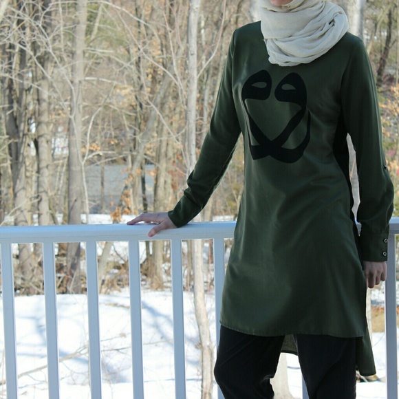 Waw Colorblock Tunic - Picture 2 of 3