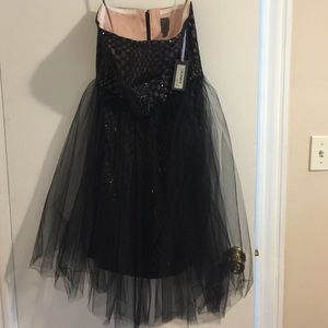 Vera Wang Black party dress