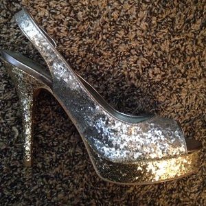 GUESS GLITTER PLATFORMS!