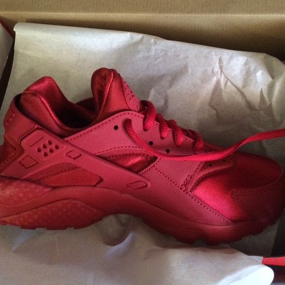 Red huaraches