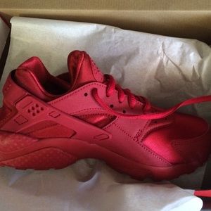 Red huaraches