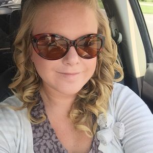 Meet your Posher, Julie