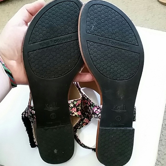 Sandals - Picture 3 of 3