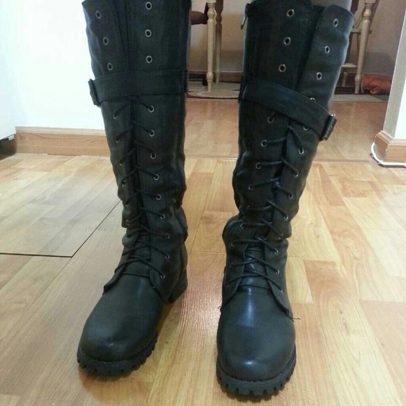 Long lace up boots - Picture 2 of 3