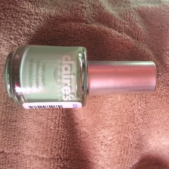 Mint nail polish - Picture 1 of 1
