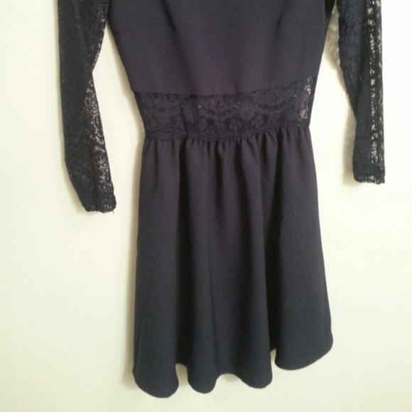 Navy lace dress - Picture 3 of 3