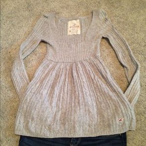 Hollister sweater