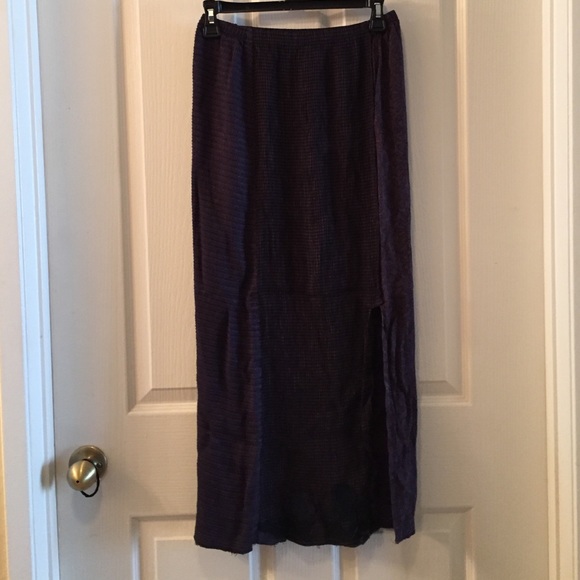 The cutest boutique pencil skirt in purple & blk