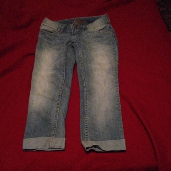 Arizona co, boyfriend Jean past the knee crops.