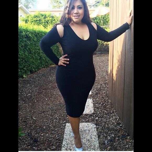 🎄Sexy Midi Dress with Cut Out Shoulders 🎄