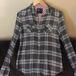 American Eagle Long Sleeve Button up shirt.