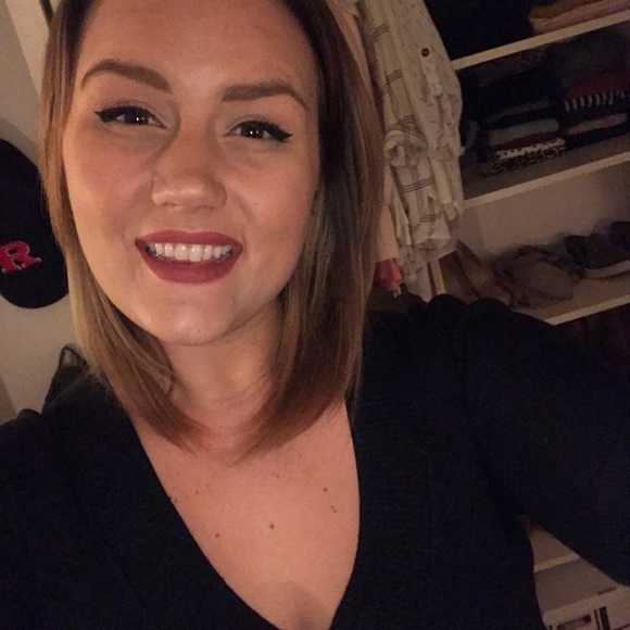 Meet the posher, Haley - Picture 2 of 2