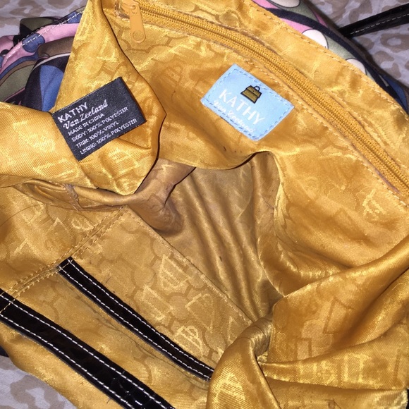 SOLD -- 🆕Limited Edition⭐️ Kathy Van Zeeland Designer Bag - Picture 4 of 4