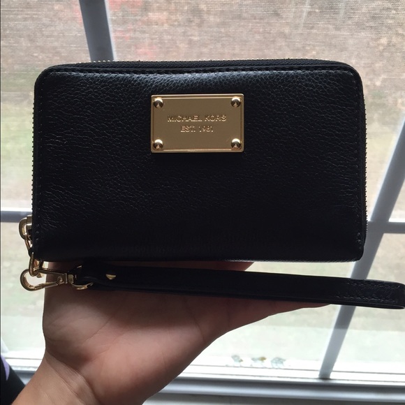 Michael Kors wristlet