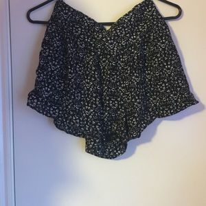 Lose fitting AE shorts