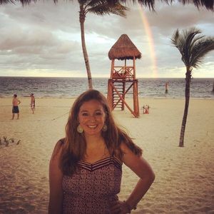 Meet your Posher, Caitlin