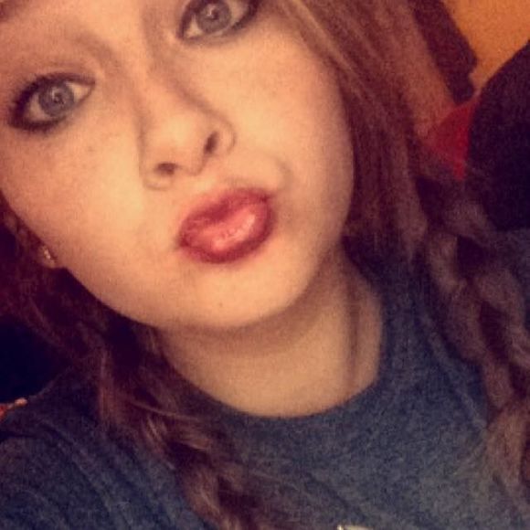 Meet your Posher, Kylie - Picture 1 of 1