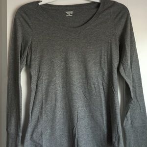 Gray long sleeve shirt