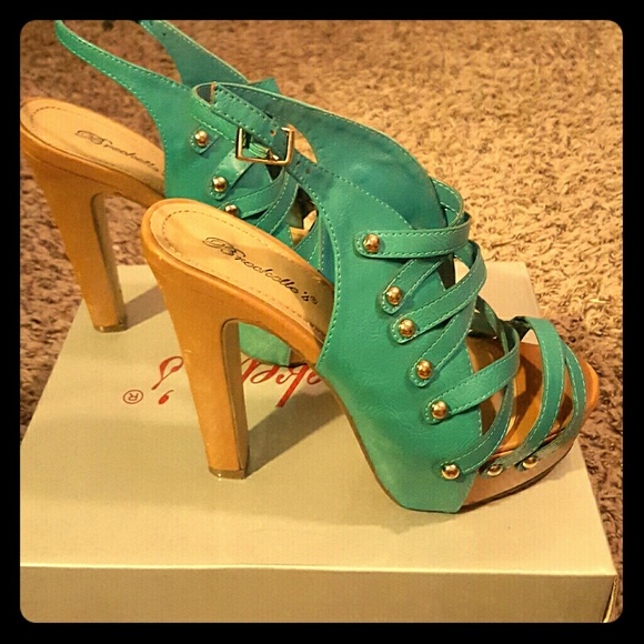 Aqua colored strappy opened toe