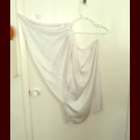 White bodycon dress