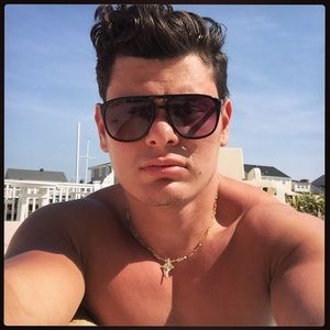 Meet your Posher, Chris