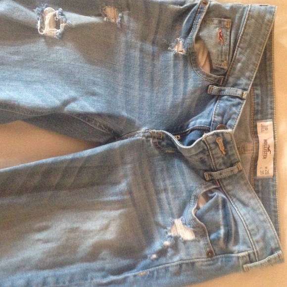 Hollister distressed jeans size 3R