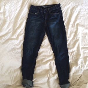 Dark Wash American Eagle Hi-Rise Jegging