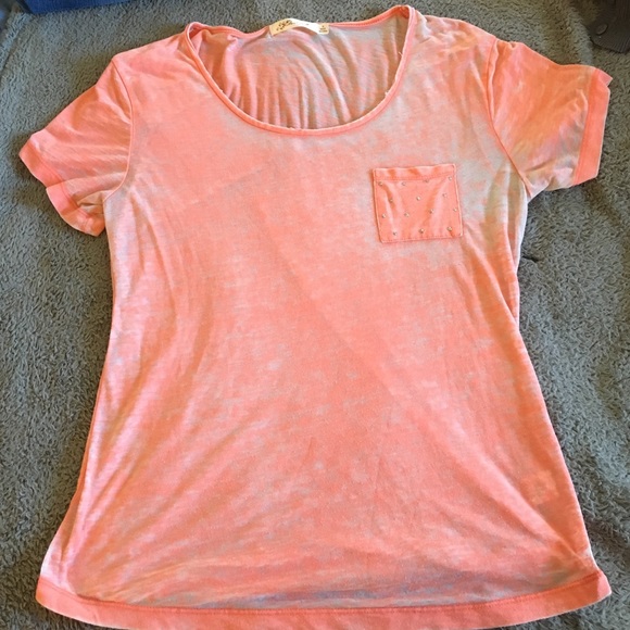 T shirt with pocket
