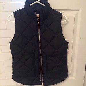Black j crew vest