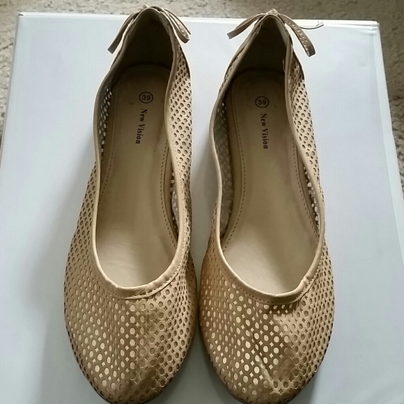 Flats - Picture 2 of 4
