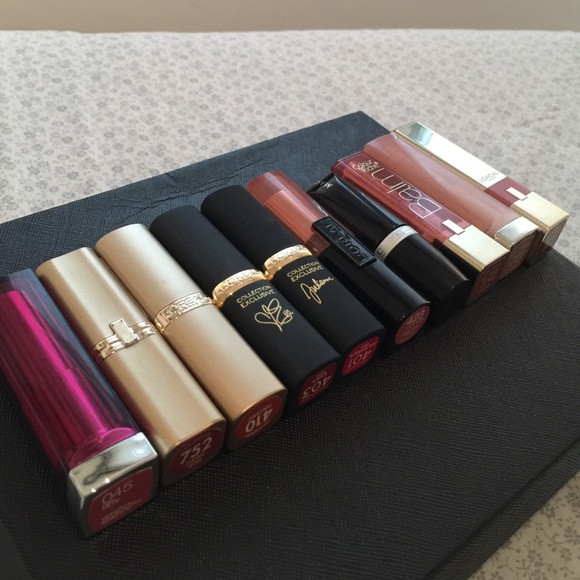 Bundle of 10 lipsticks