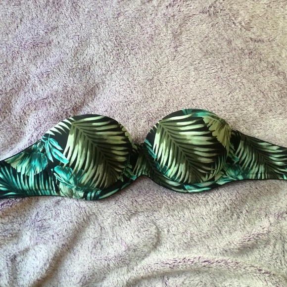 VS Pink strapless leaf patterned push up bra